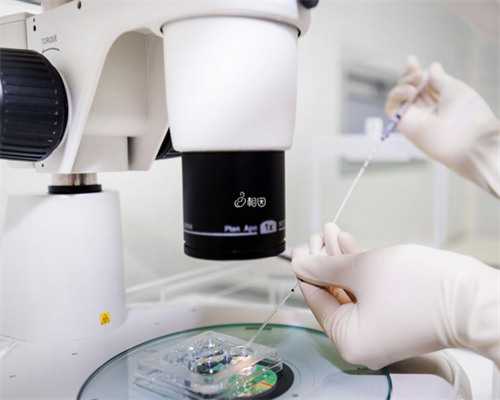 月经没来但有深褐色分泌物,做供卵试管